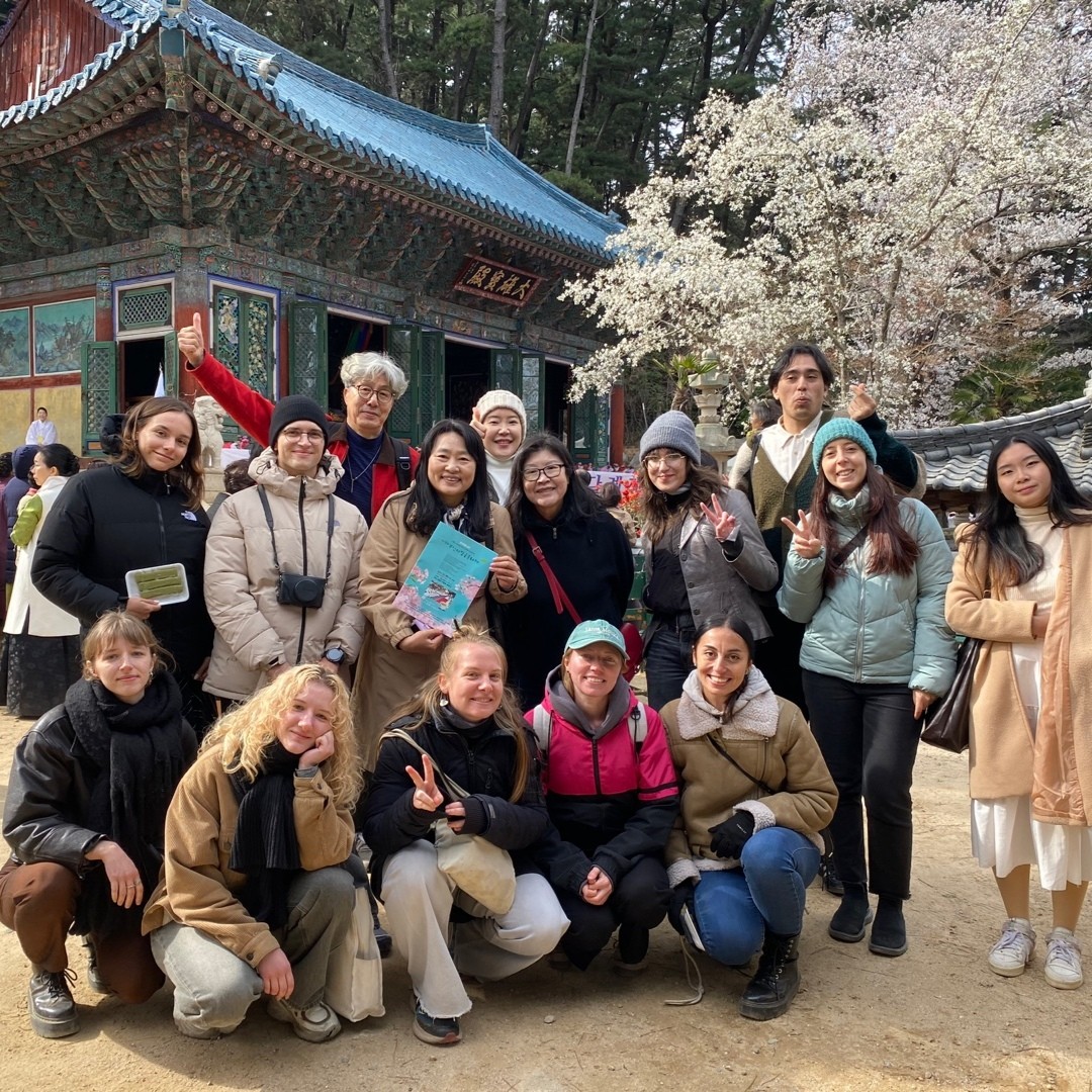 부산 사찰 나들이에 함께한 국제 친구들